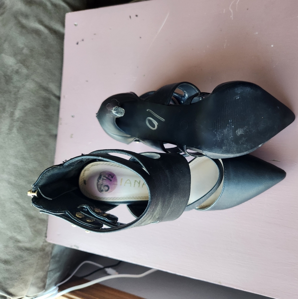 Back scrappy liliana heels